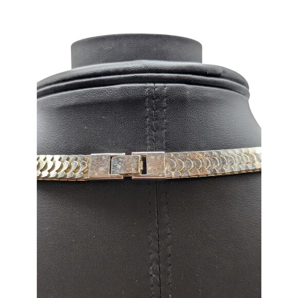 Vtg Marked Korea Silver Tone 'Fish Scale' Flexible 24" Fold Over Clasp Necklace - Picture 5 of 6